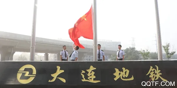 ��������e����